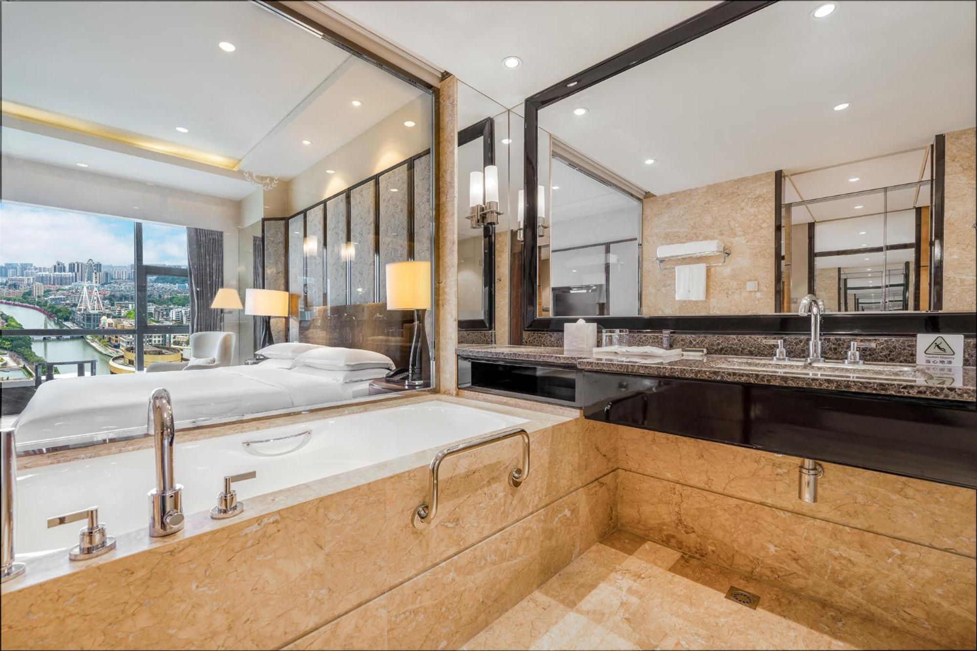 Sheraton Zhongshan Hotel Bagian luar foto