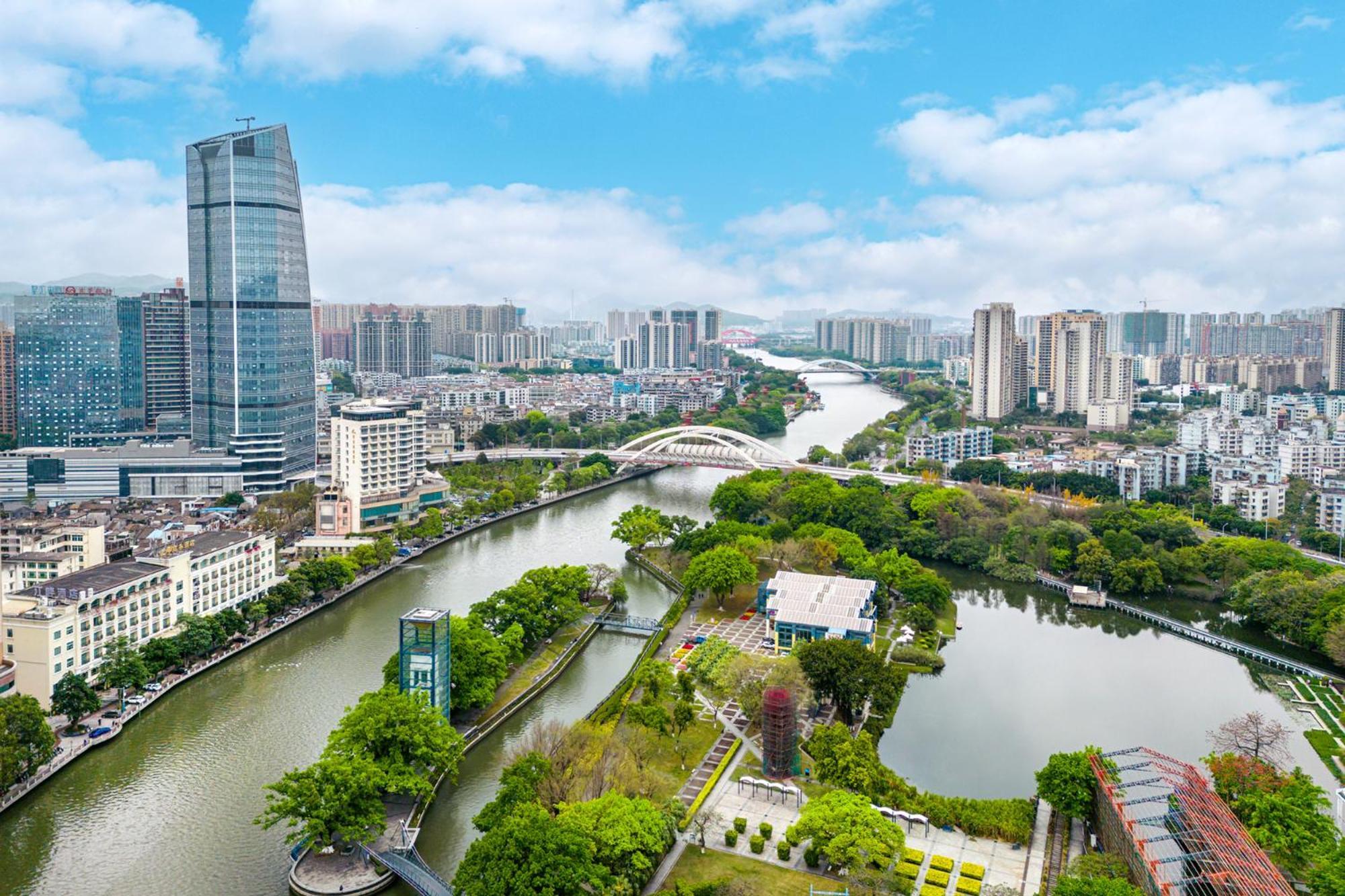 Sheraton Zhongshan Hotel Bagian luar foto